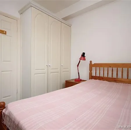 Market Apartment *